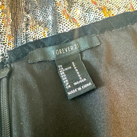 Forever 21 Mini Skirt Silver Sequins Size S - Picture 2 of 3